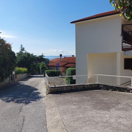 Apartment Kiwi Рабац Екстериор снимка