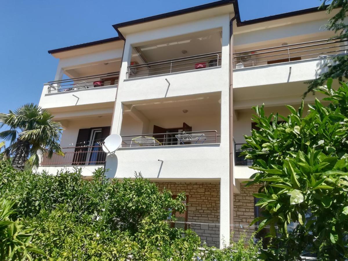 Apartment Kiwi Рабац Екстериор снимка